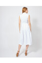 robe-midi-blanche-avec-a-la-taille