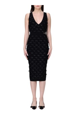 elegante-robe-midi-a-col-v