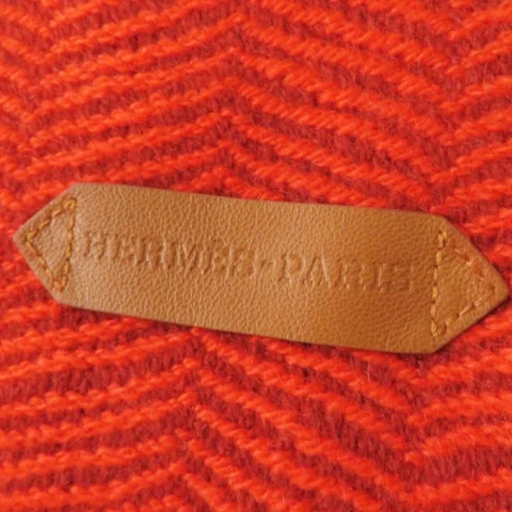 Hermès Vintage Pre-owned Wool scarves Red Dames