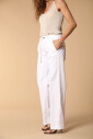 pantalon-chino-en-coton-et-lin-blanc