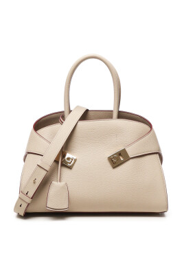 chic-beige-handbag-with-gancini-buckles
