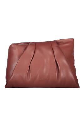chic-leather-clutch-bag