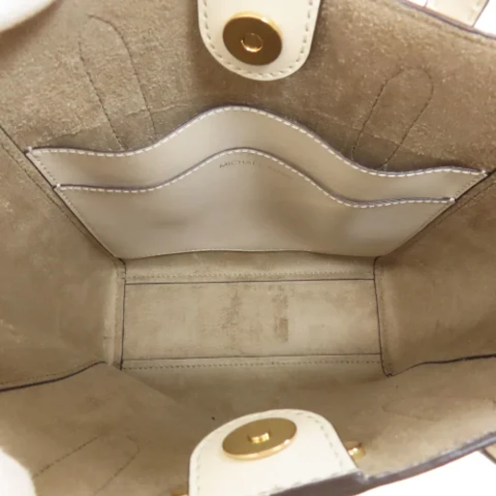 Michael Kors Pre-owned Canvas shoulder-bags White Dames