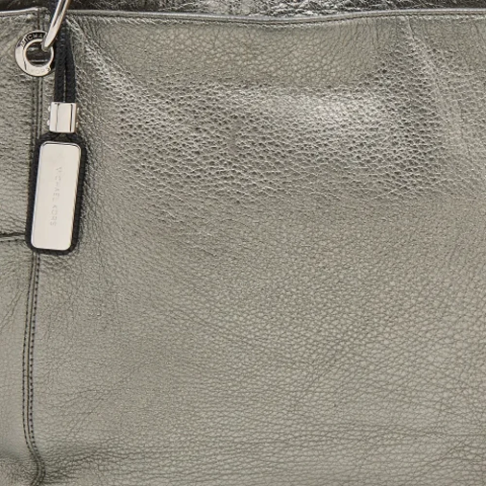 Michael Kors Pre-owned Leather totes Gray Dames