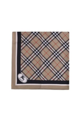 foulard-en-soie-a-carreaux-avec-knight-stamp
