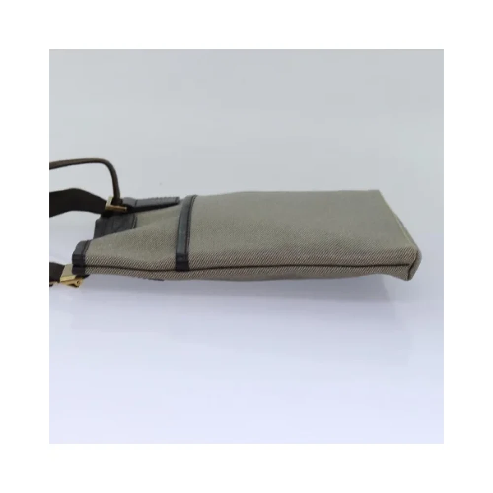 Salvatore Ferragamo Pre-owned Canvas shoulder-bags Gray Dames