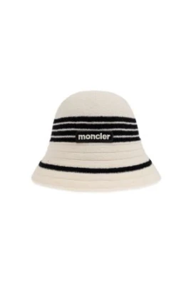 Bouclé Vintermössa