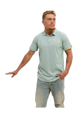 polo-basique-homme-bleu-clair