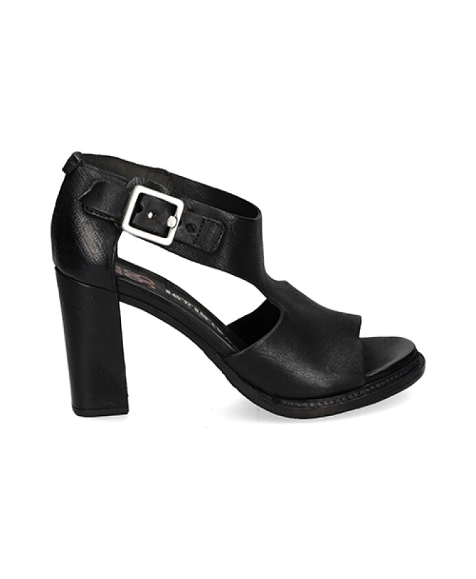 sandales-classiques-en-cuir-noir