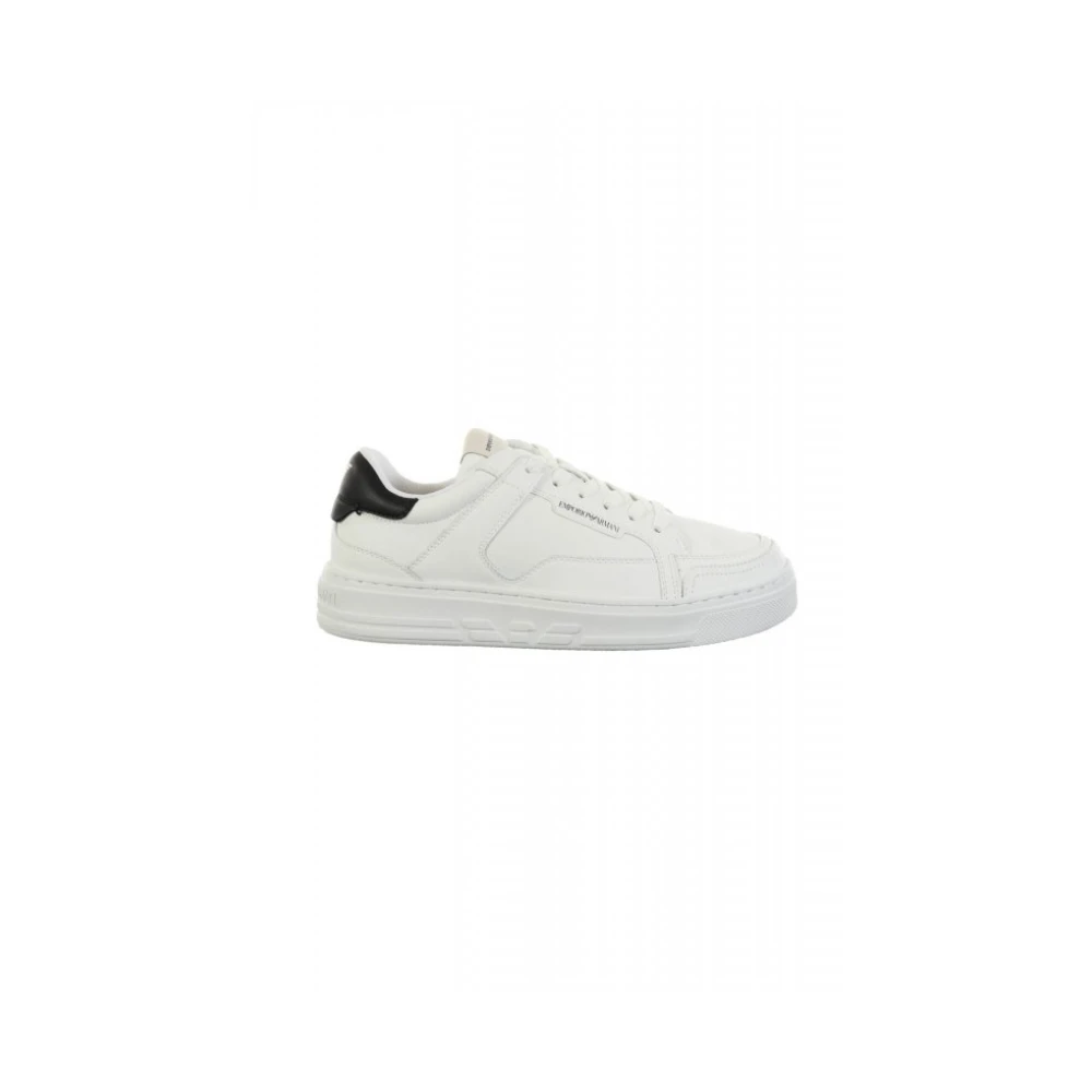 Emporio Armani Leren Sneakers met Eagle op de Achterkant Dames Schoenen Zwart