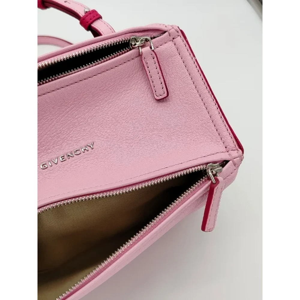 Givenchy Pre-owned Leather shoulder-bags Pink Dames