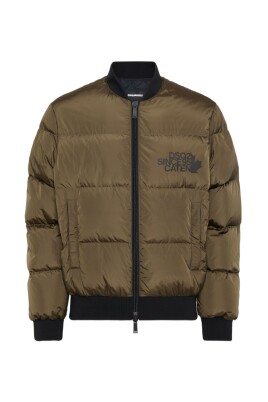 manteau-vert-a-fermeture-eclair-et-logo