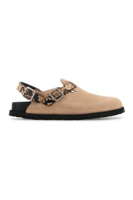 printed-leather-slippers
