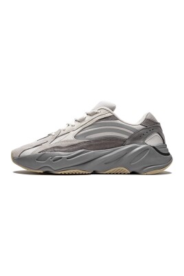 streetwear-sneakers-with-comfortable-fit