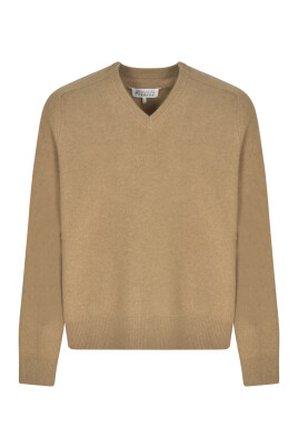 v-neck-knitwear