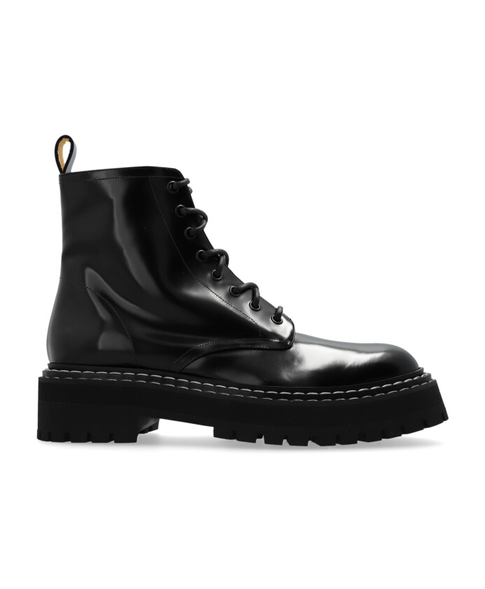chaussures-a-semelle-crantee