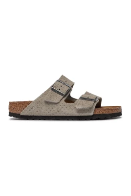 Perforerade sandaler
