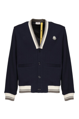 pull-bleu-avec-col-en-v-et-logo