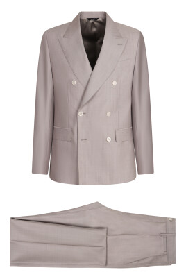wool-suit-with-silk-jacket
