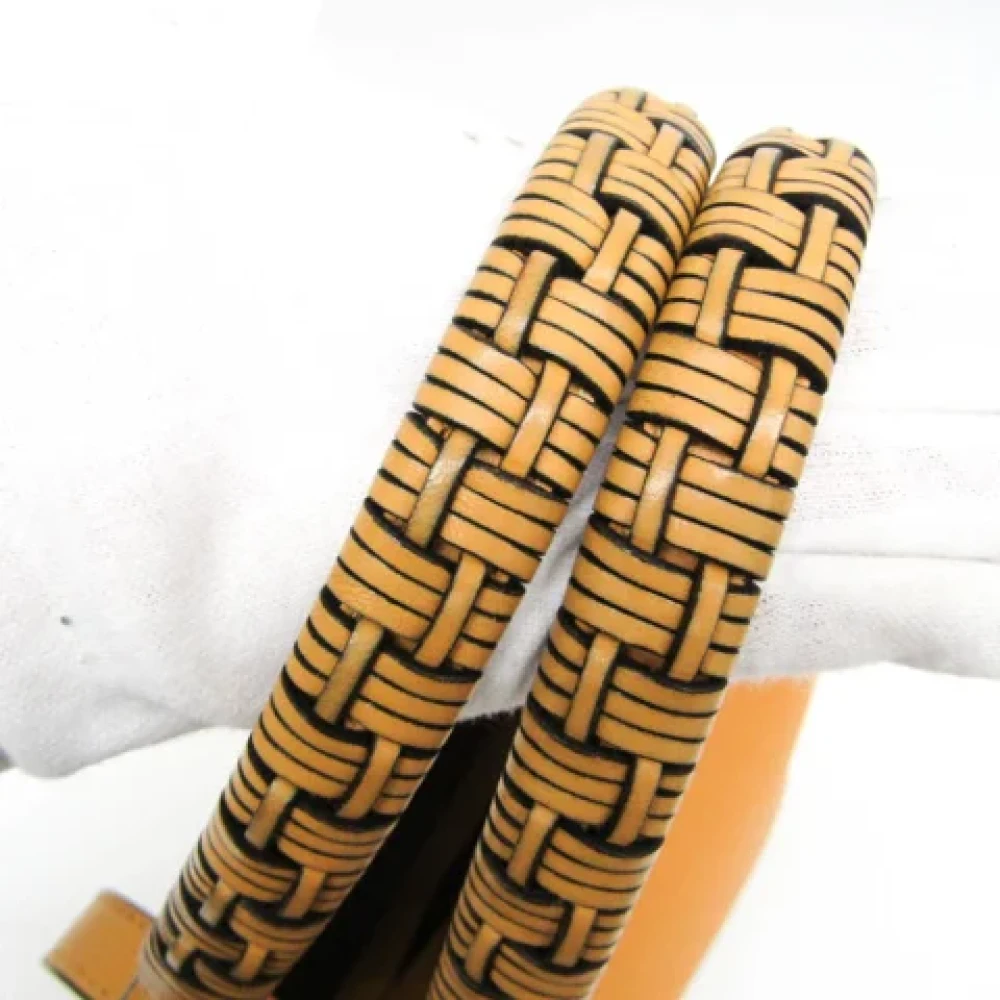 Loewe Pre-owned Leather totes Yellow Dames