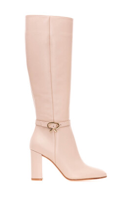 chic-knee-boots-in-black-leather