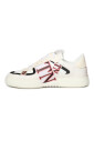 sneakers-blanches-avec-bout-perfore