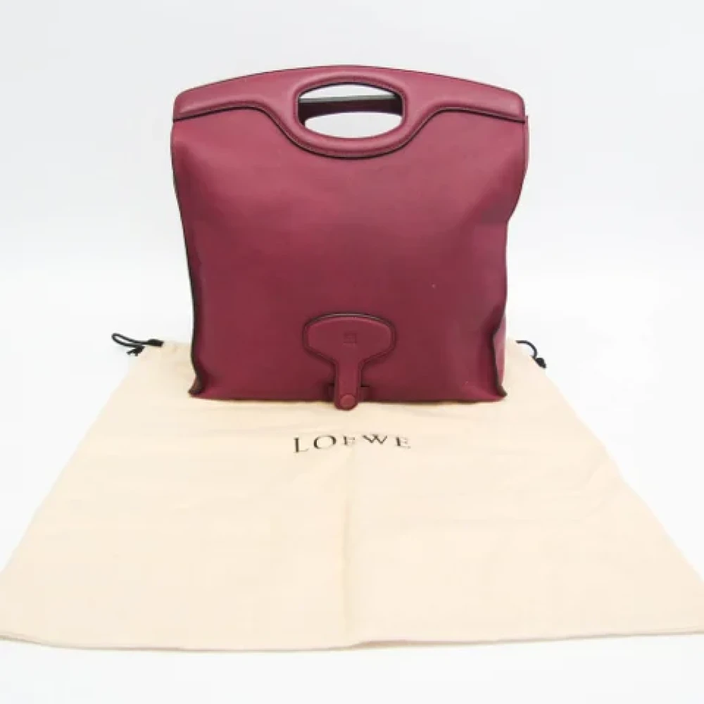 Loewe Pre-owned Leather clutches Red Dames