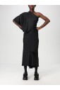 robe-midi-en-satin-noir-a-une-epaule