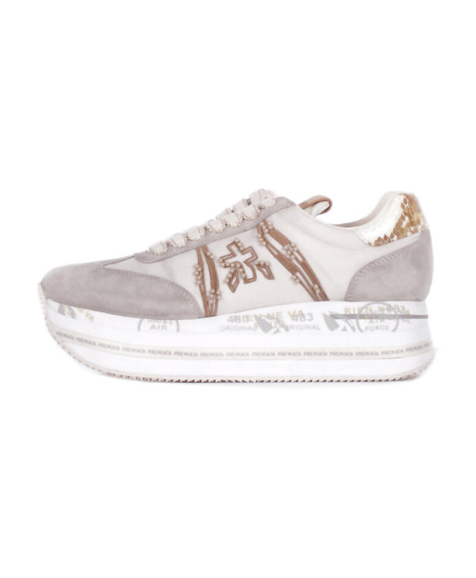 sneakers-beige-en-daim-logo
