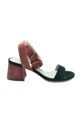 high-heel-sandals