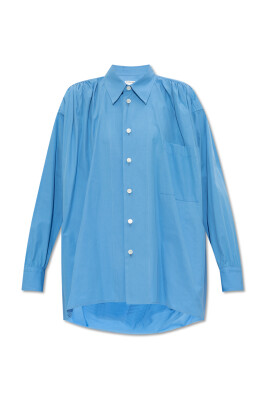 loose-fitting-shirt