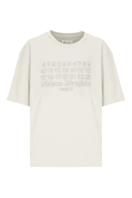 embroidered-numeric-logo-t-shirt-ivory