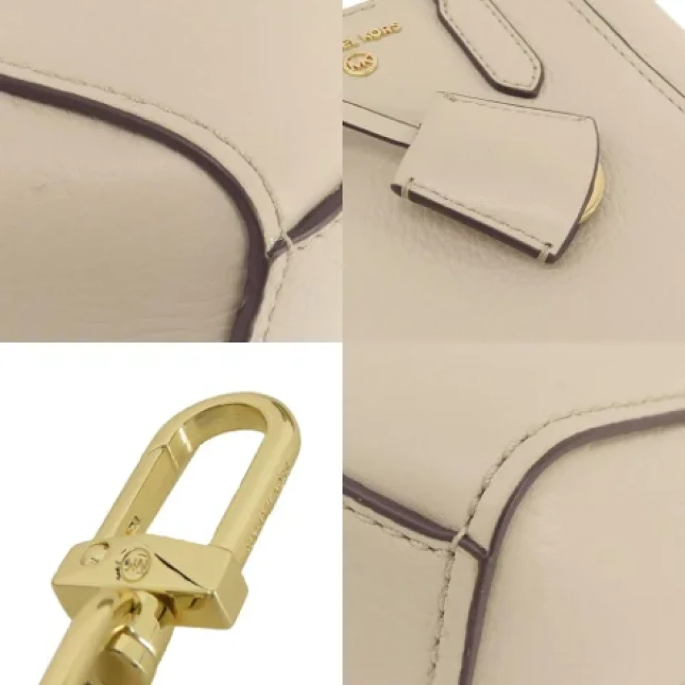 Michael Kors Pre-owned Fabric totes Beige Dames