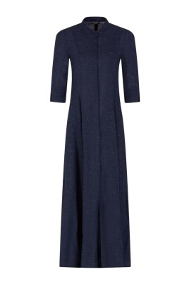 chambray-kjole-trekvart-aermer-frontknap-broderet-logo