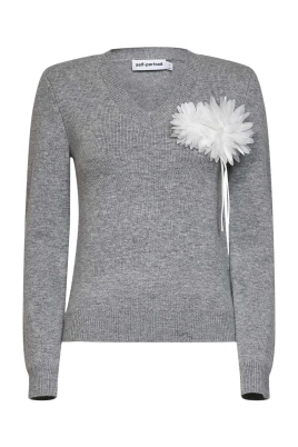 Tröja med V-ringning och blomapplikation