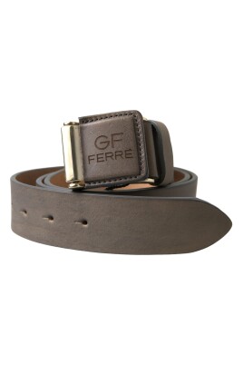 elegant-leather-belt-with-engraved-buckle
