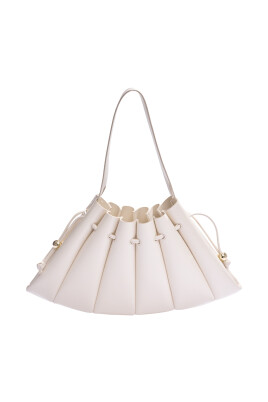 white-vegan-shoulder-bag-with-fan-design