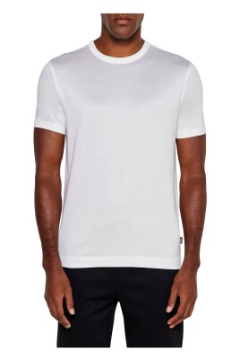 white-t-shirts-and-polos-short-sleeve