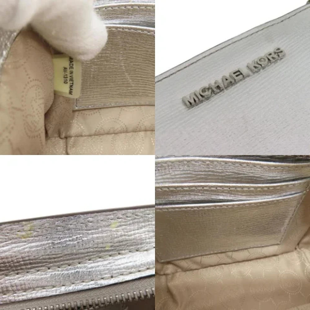 Michael Kors Pre-owned Fabric shoulder-bags Gray Dames