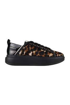 wembley-donna-en-poney-tachete-avec-talon-en-cuir-noir-et-semelle-noire