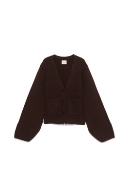 pull-marron-boutonne-avec-poches