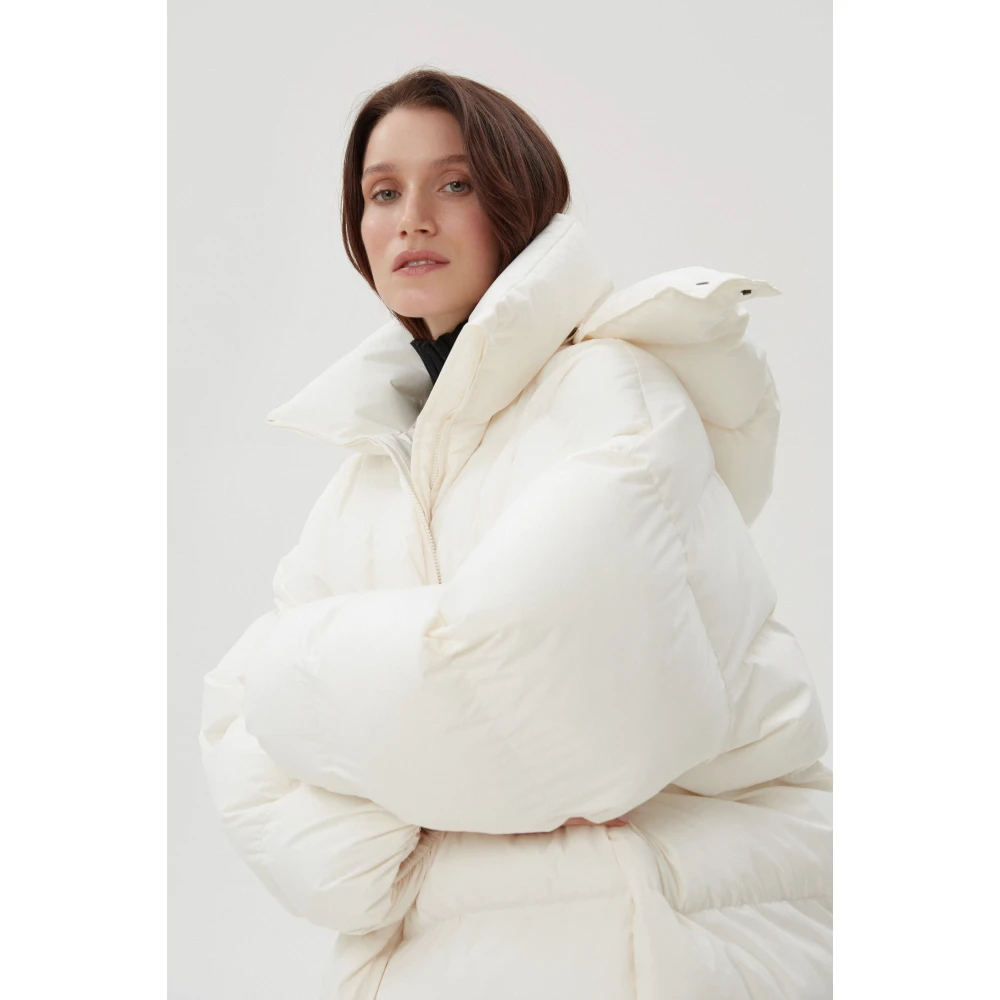 Estro Lichtbeige Gewatteerde Pufferjas voor Dames met Hoge Kraag Beige Dames