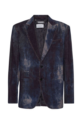 elegant-black-blazer-with-unique-style