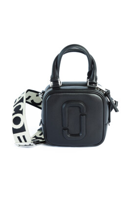 nero-smooth-leather-cube-bag