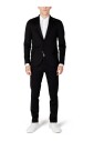 costume-noir-a-col-en-v-boutonne
