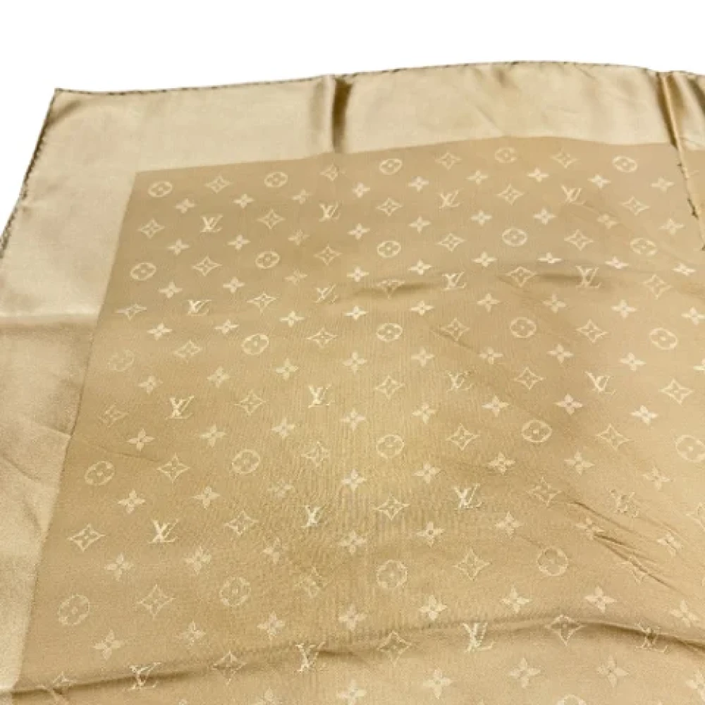 Louis Vuitton Vintage Pre-owned Silk scarves Beige Dames