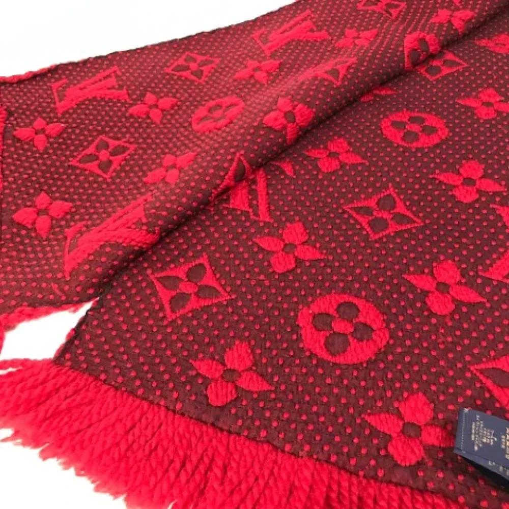 Louis Vuitton Vintage Pre-owned Wool scarves Red Dames