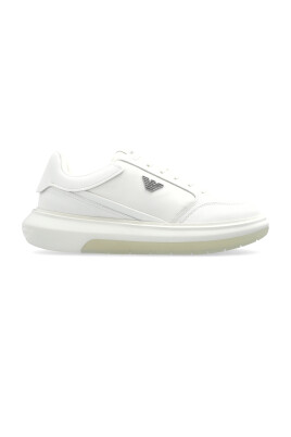 sneakers-with-logo