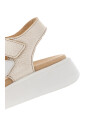 sandalette-elegante-en-sable-blanc-platine