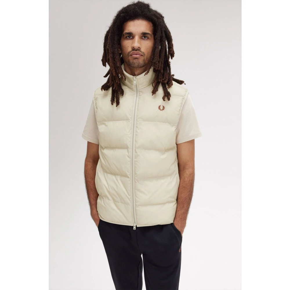 Fred Perry Crème Geïsoleerd Mouwloos Vest Beige Heren